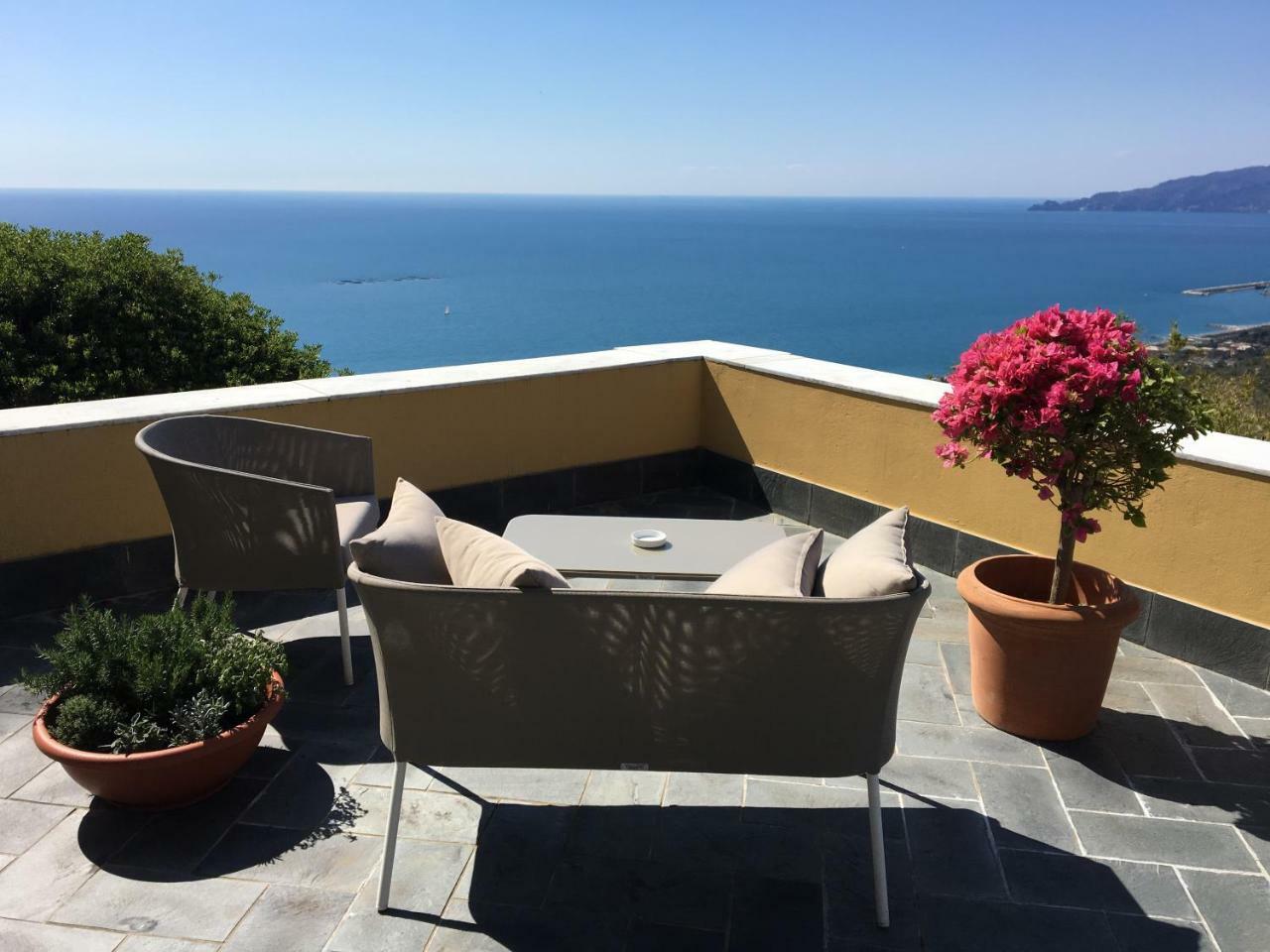 Villa Riviera Resort Lavagna Eksteriør billede